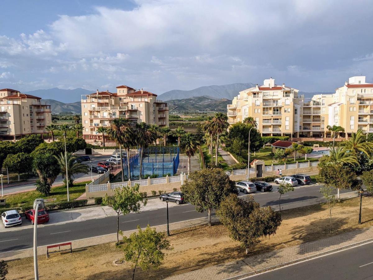 Salobrena - Primera Linea De Playa Junto Al Paseo Maritimo Exterior foto